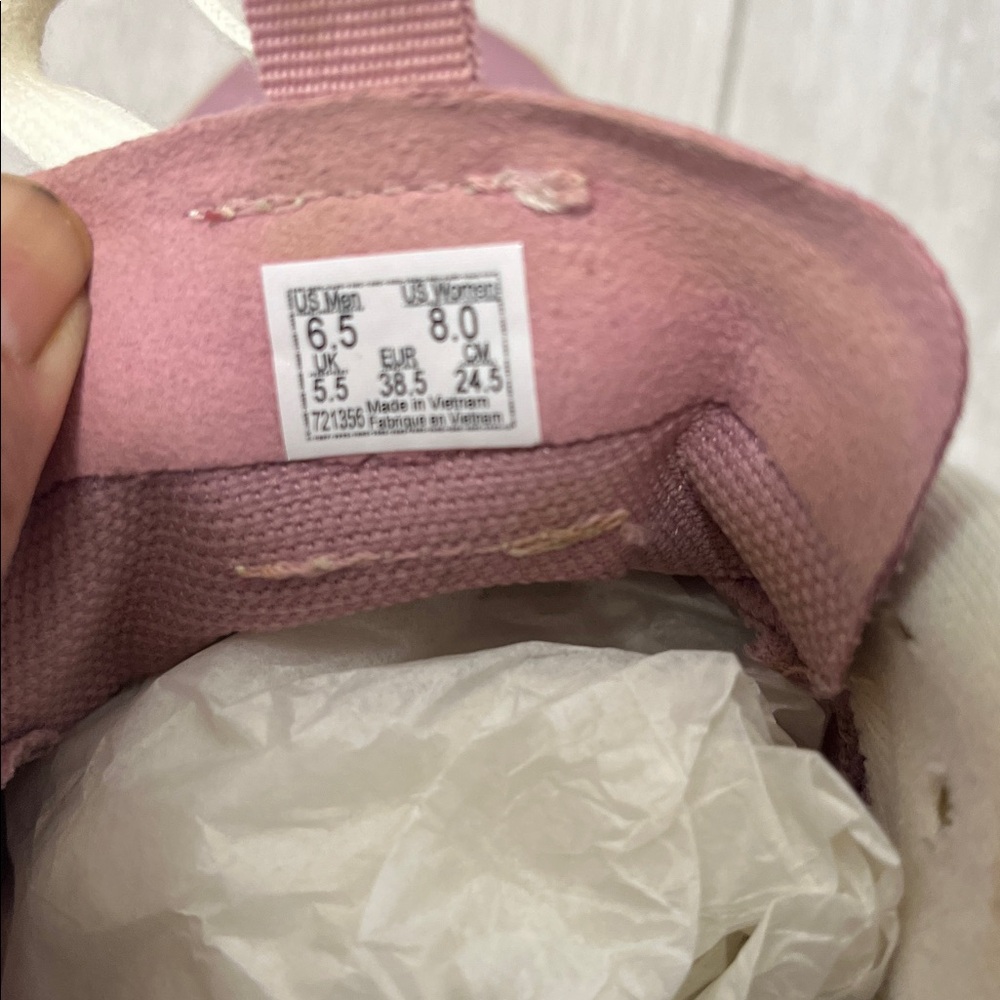 Vans UltraRANGE Women's Lavender and White Sneakers. - Picture 15 of 15